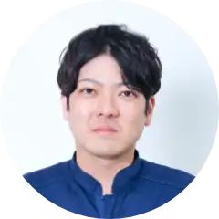 笑顔の男性スタッフ
