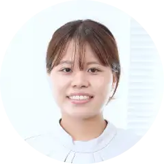 笑顔の女性社員