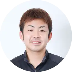 笑顔の男性スタッフ