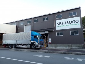 リサイクル資源の工場選別作業員